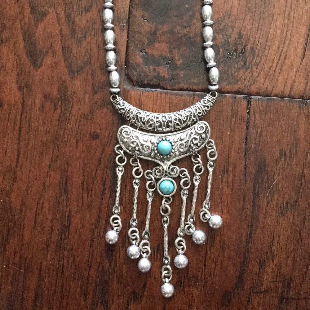 NWT: Necklace and Matching Earrings - Picture 1 of 5